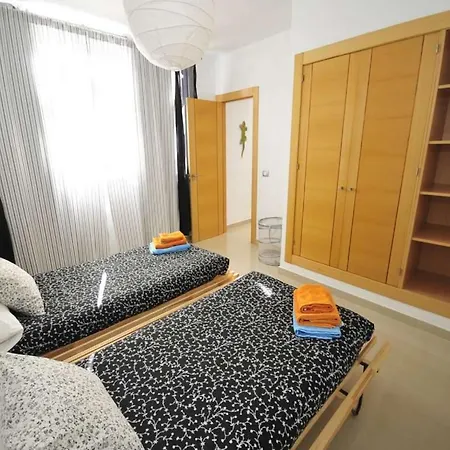 Playa Blanca Sleeps 6 Pool Wifi T691300 Villa *