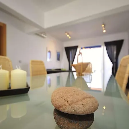 Villa Playa Blanca Sleeps 6 Pool Wifi T691300