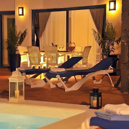 Playa Blanca Sleeps 6 Pool Wifi T691300 فيلة *