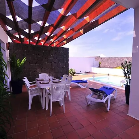 Playa Blanca Sleeps 6 Pool Wifi T691300 别墅